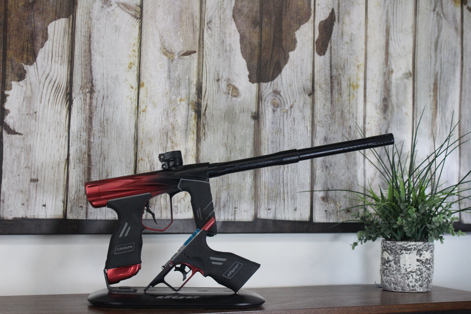 Dye Dark Edition DSR+ w/Mech - Red/Black Fade