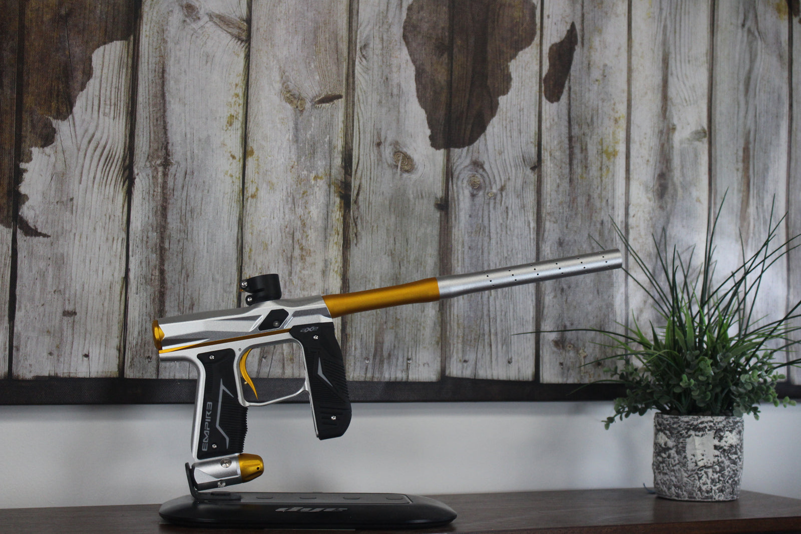 Empire Axe 2.0 - Silver/Gold
