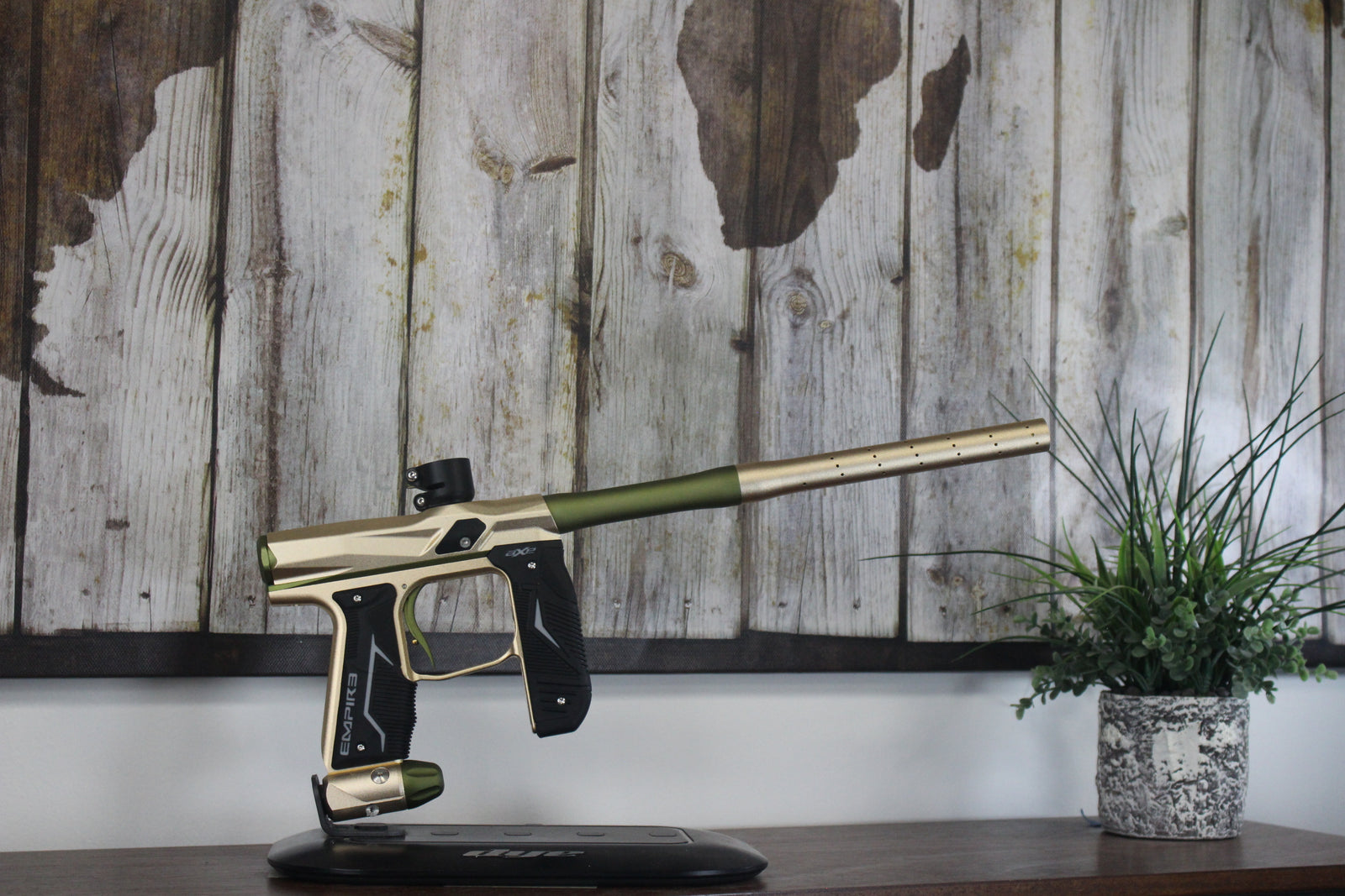 Empire Axe 2.0 - Gold/Olive