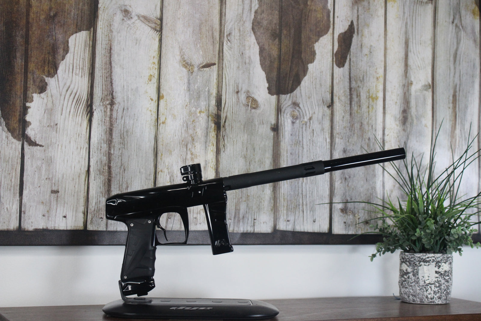 Field One Force V2 - Gloss Black