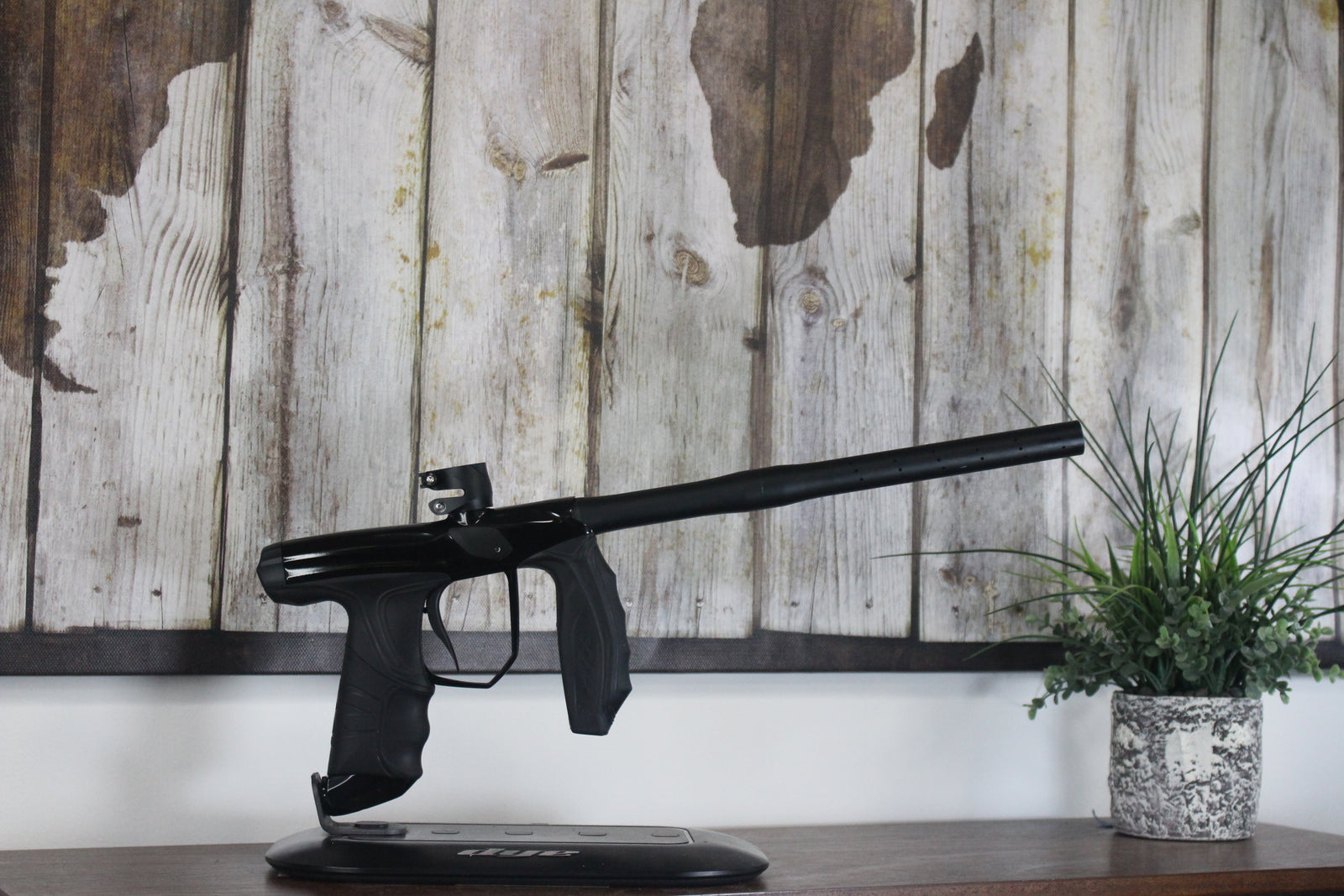 Empire Syx - Gloss Black