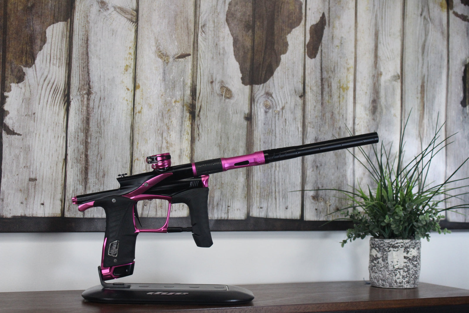 Planet Eclipse LV1.6 w/S63 - Black/Pink