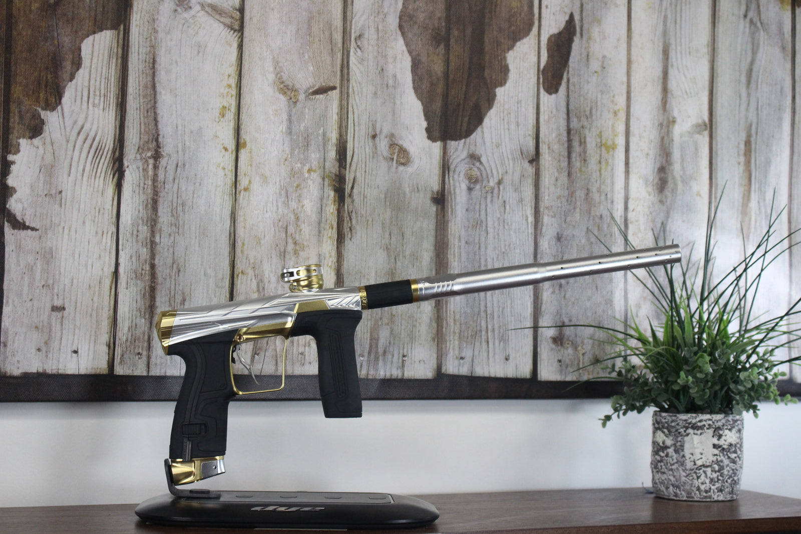 HK Army Invader CS2 Pro - Silver/Gold