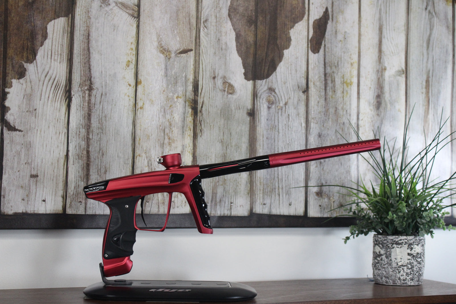 DLX Luxe X - Red/Black