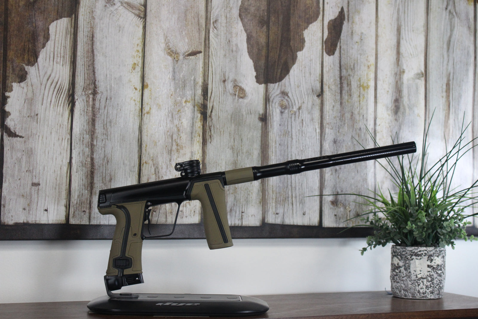 Planet Eclipse CS3Pro - Black 'n' Tan