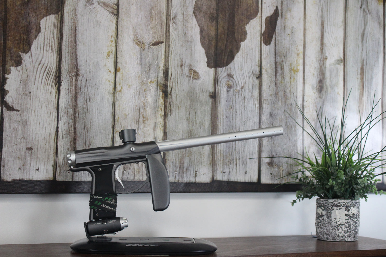 Empire Axe - Grey/Silver