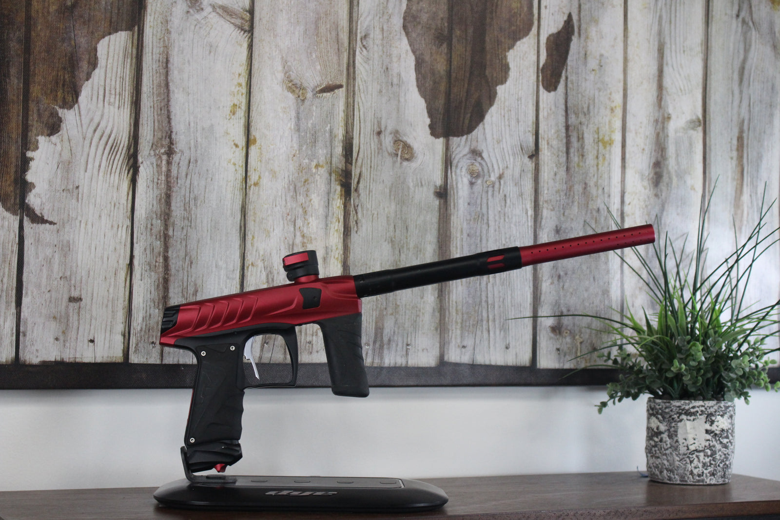 Field One Force - Red/Black