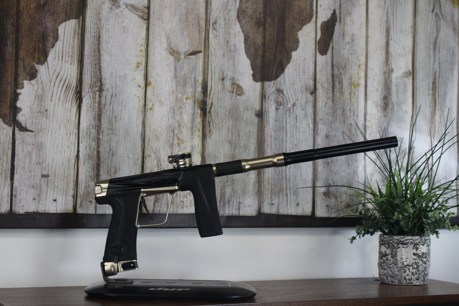 Dark x Planet Eclipse CS3Pro - Black/Gold