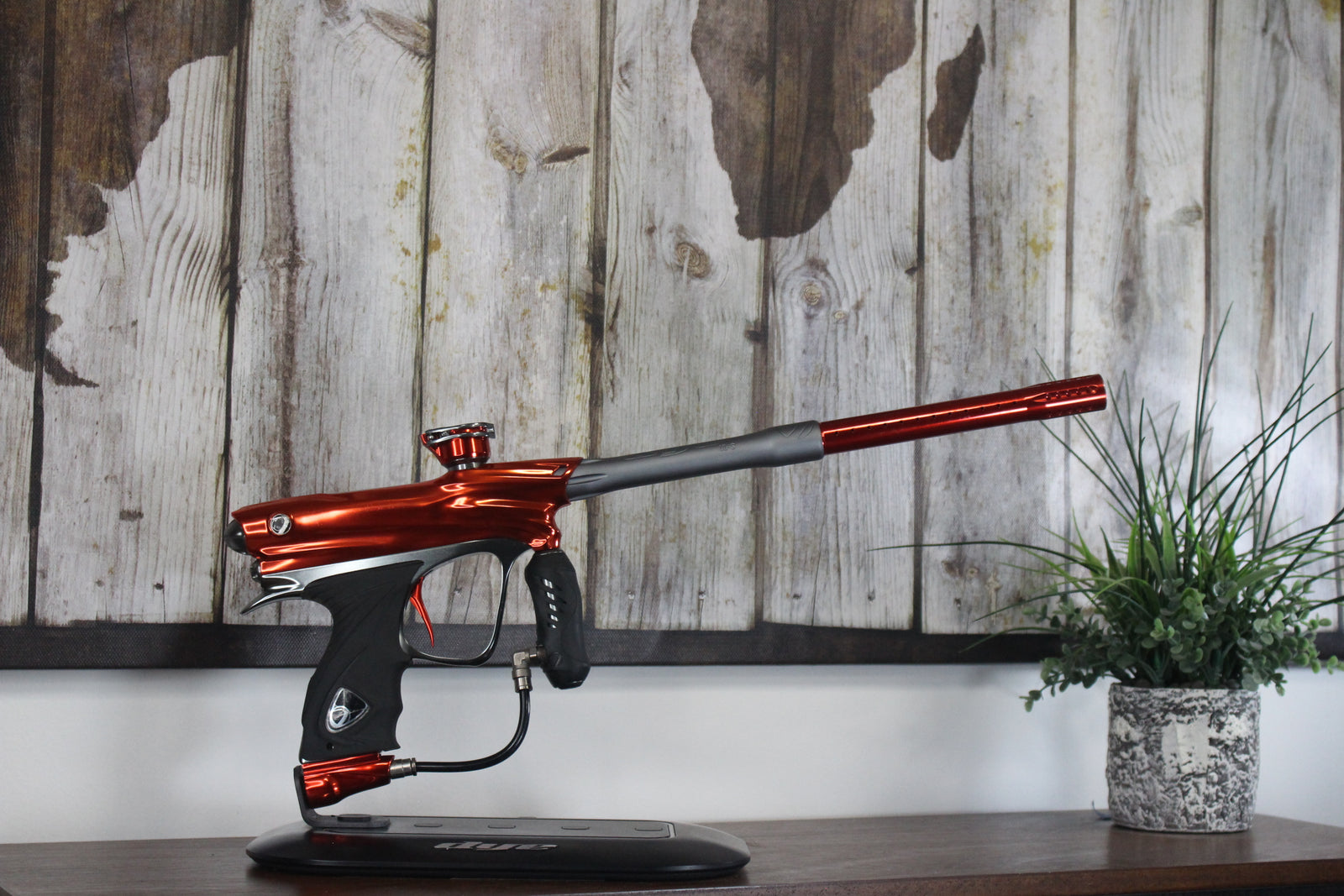 Dye DM11 - Red/Pewter