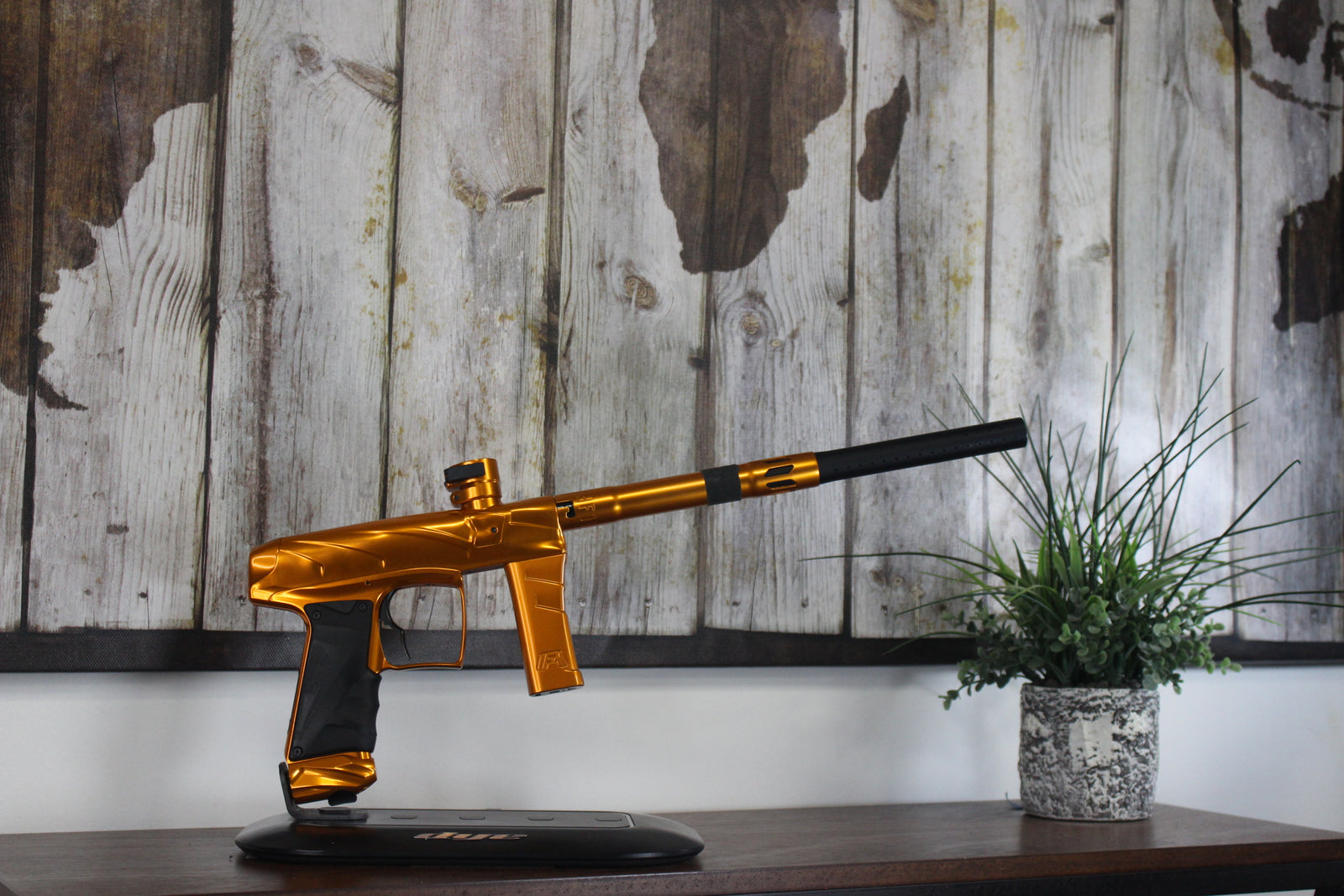 Field One Force V2 - Orange