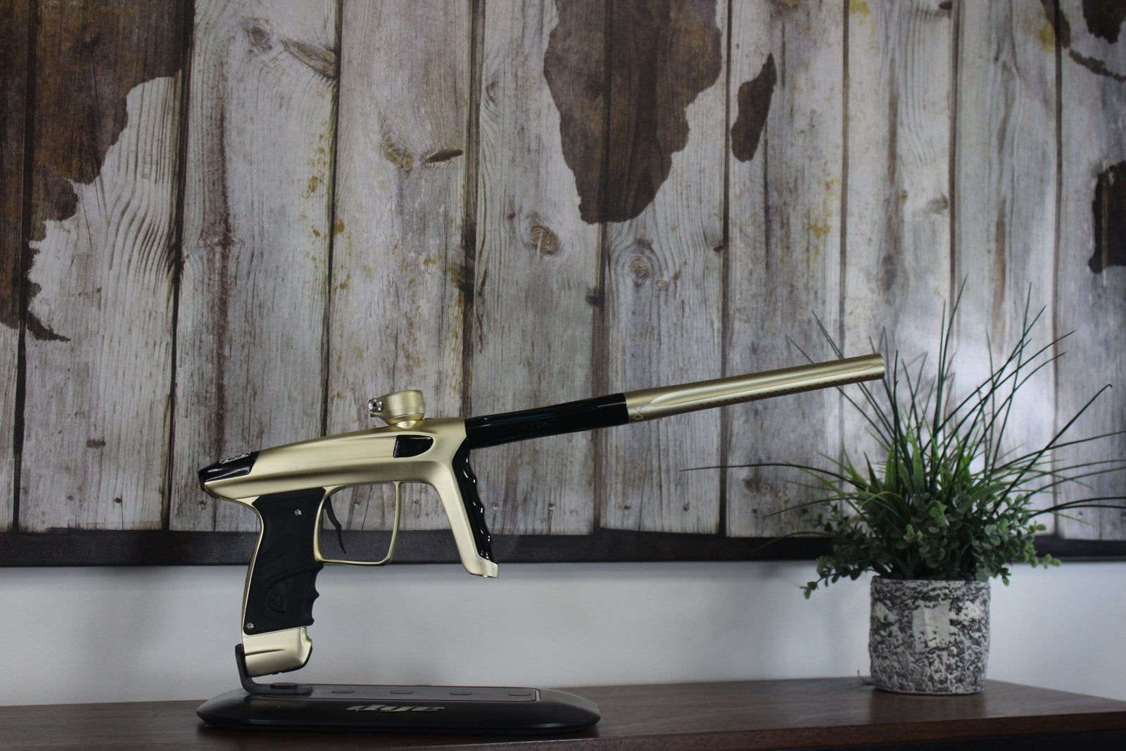 DLX Luxe TM40 - Gold/Black