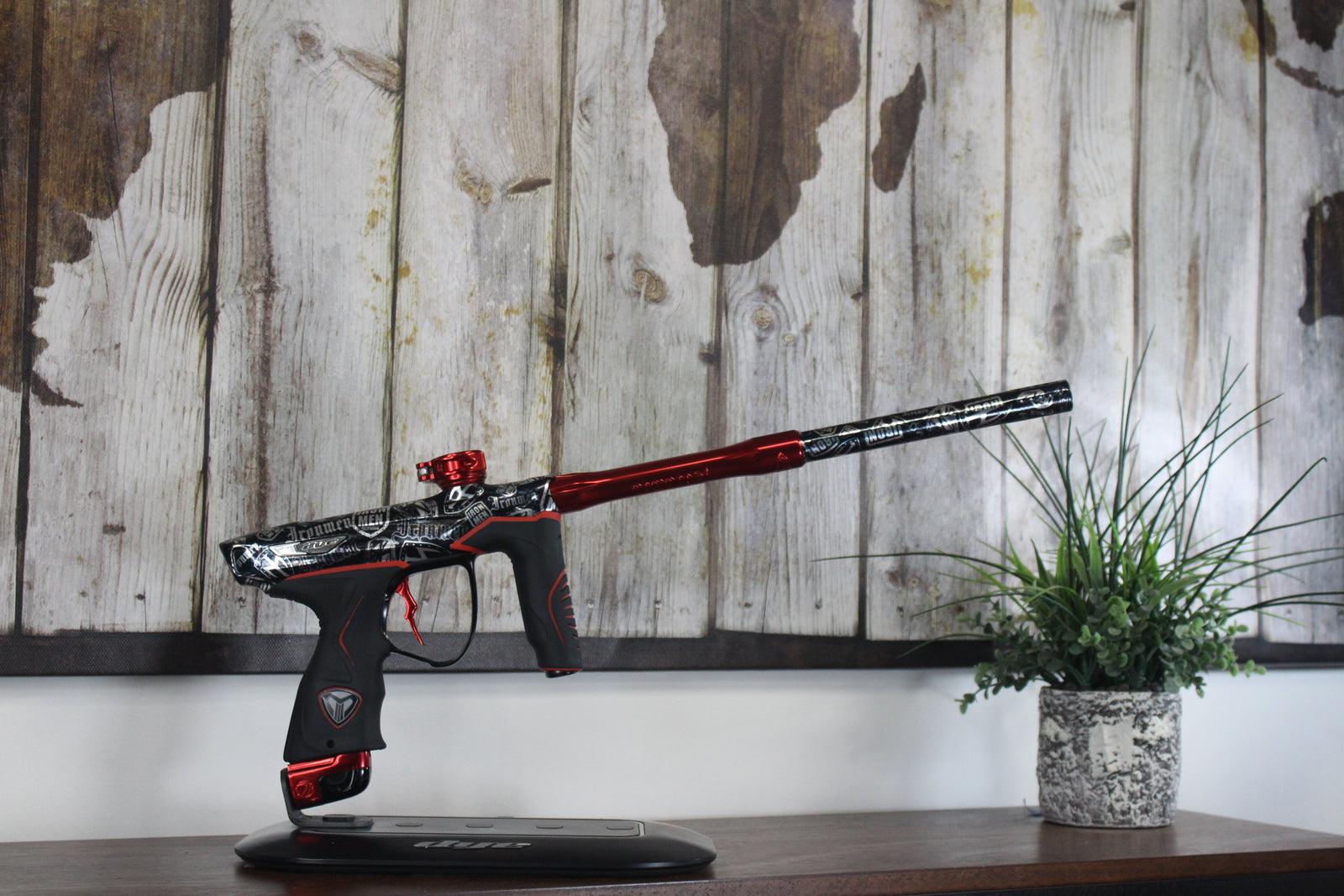 Dye M3+ - LE Ironmen CF Red